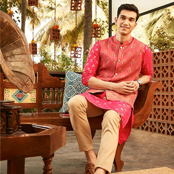 https://www.hypepulse.in/products/men-magenta-pink-golden-floral-printed-thread-work-floral-kurta-2
