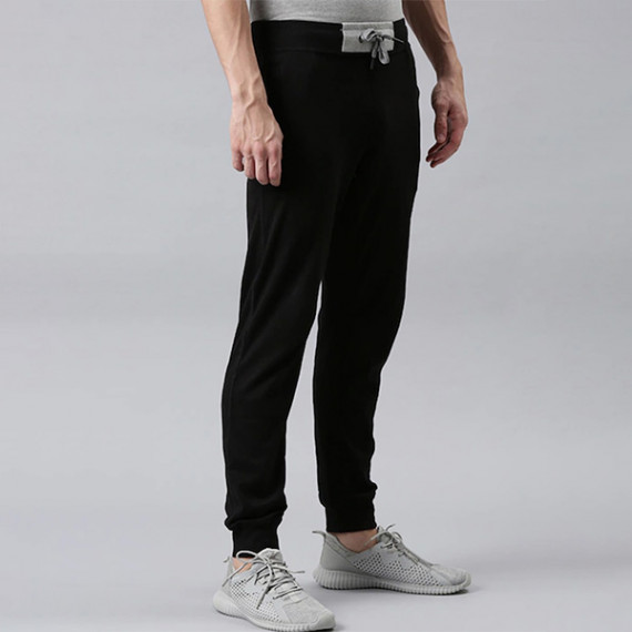 https://www.hypepulse.in/products/men-black-solid-organic-cotton-track-pants
