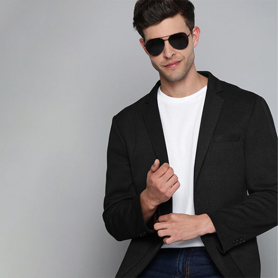 https://www.hypepulse.in/products/men-black-textured-regular-fit-single-breasted-blazer