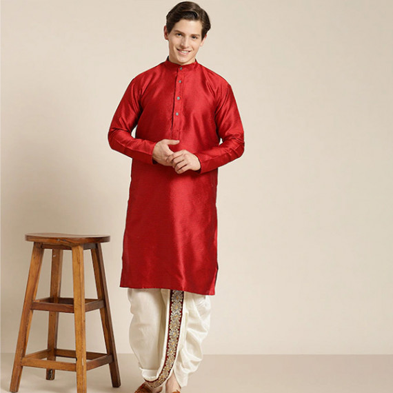https://www.hypepulse.in/products/mens-cream-coloured-pure-cotton-double-layer-dhoti-gold-zari-border